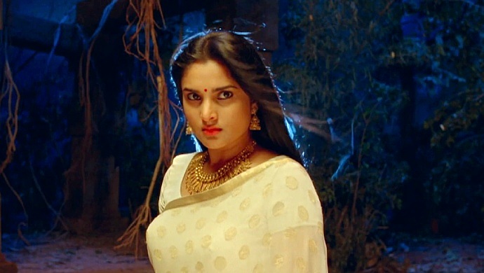 Sandalwood Queen Ramya In A Still From Nagarahavu